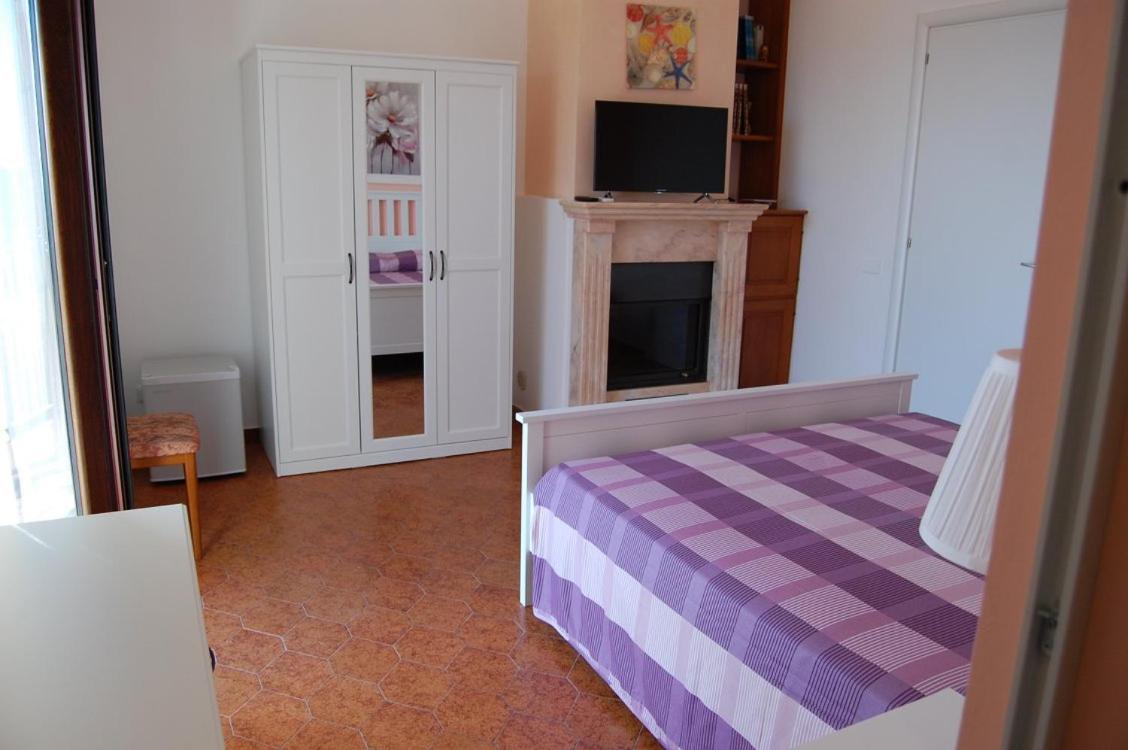 B&B Il Faro Cittadella del Capo Exterior photo